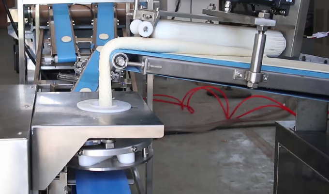 Μηχανή κατασκευής τορτιλιών χαμηλής ενέργειας υψηλής ταχύτητας 2000pcs / h 6