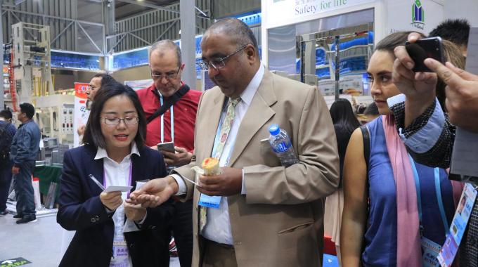 Μηχανή κατασκευής τορτιλιών χαμηλής ενέργειας υψηλής ταχύτητας 2000pcs / h 15